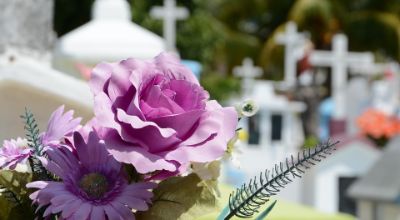 Cimitero e fiori